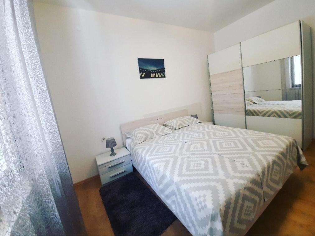 Apartment Nena Near The City Center With Free Parking Pula Ngoại thất bức ảnh
